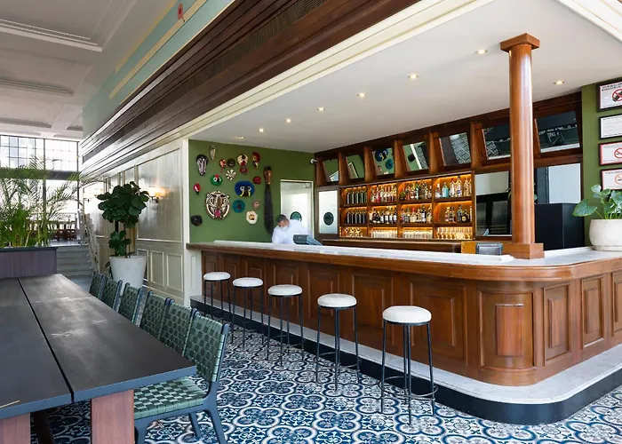American Trade Hotel